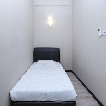 Spot On 89838 Lm Residence Miri Exterior foto